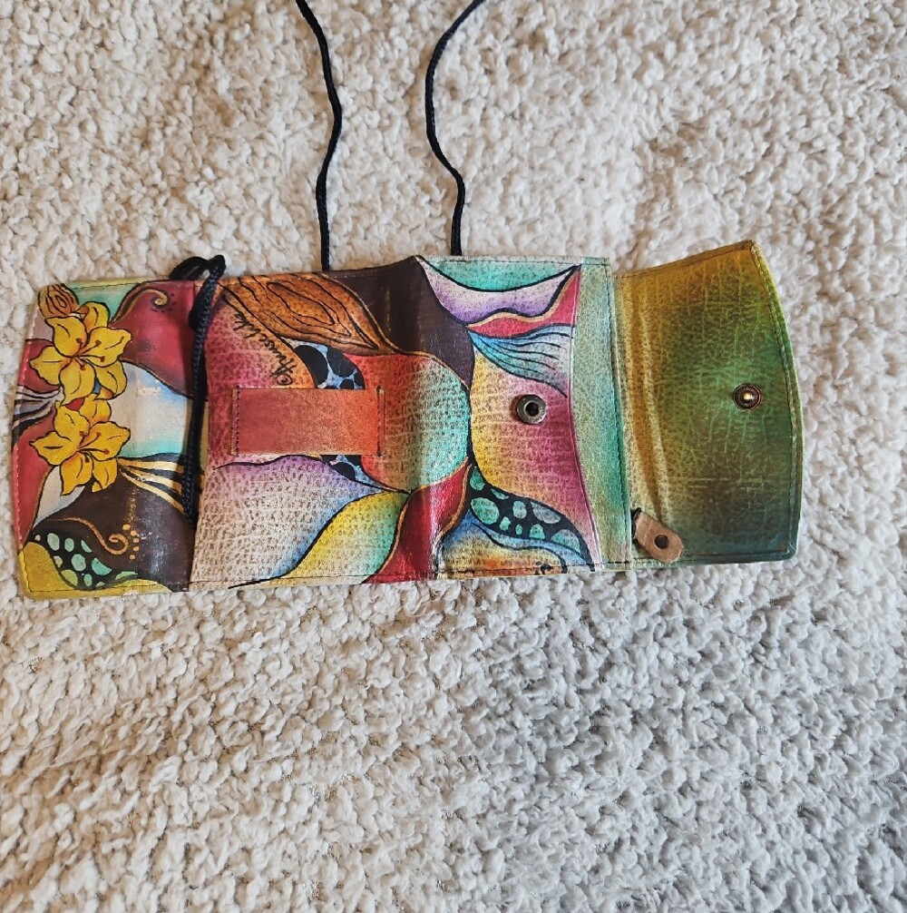 Colorful Floral Leather Crossbody Wallet - Picture 5 of 14